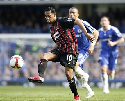 Man City sắp cạn kiên nhẫn với Robinho